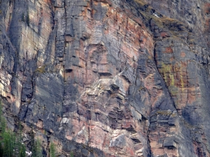 This is a telephoto shot of the rock face showing the wonderful colours 